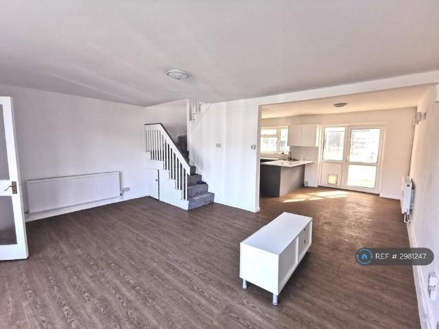 Peveril Crescent, Manchester, M21 3 bed semi detached house to rent £1,700 pcm £392 pw