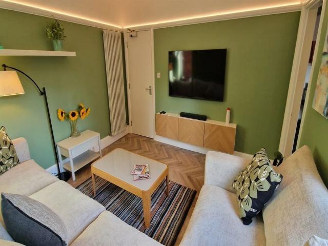 Peveril Road, NG9 2HY