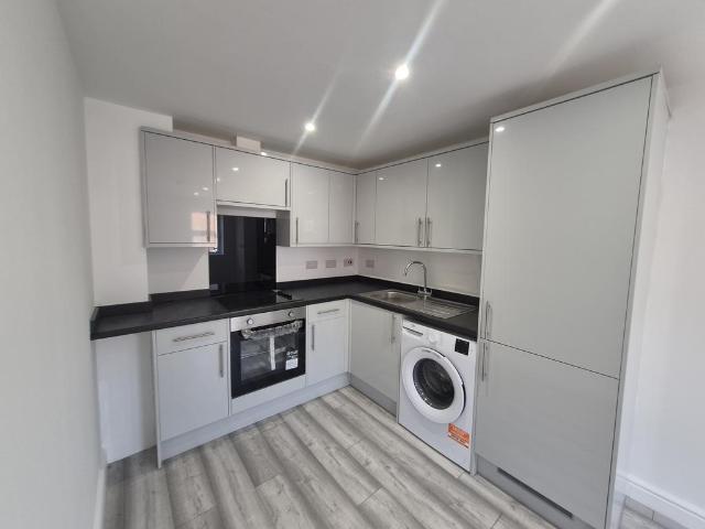 Peveril Street, Nottingham, NG7 2 bed flat to rent £1,000 pcm £231 pw