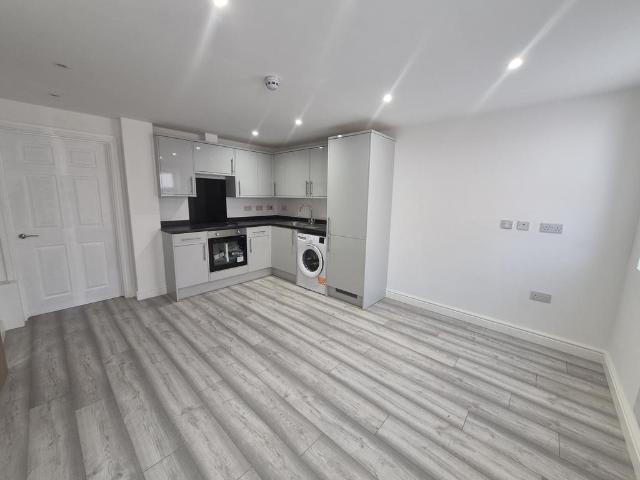 Peveril Street, Nottingham, NG7 2 bed flat to rent £1,000 pcm £231 pw