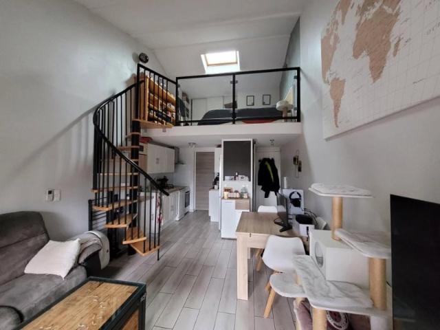 Peymeinade, Studio en duplex, Terrasse, Parking