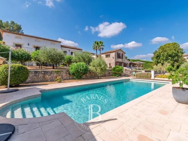 Peymeinade Villa provençale 4 chambres dont Mazet indépendant