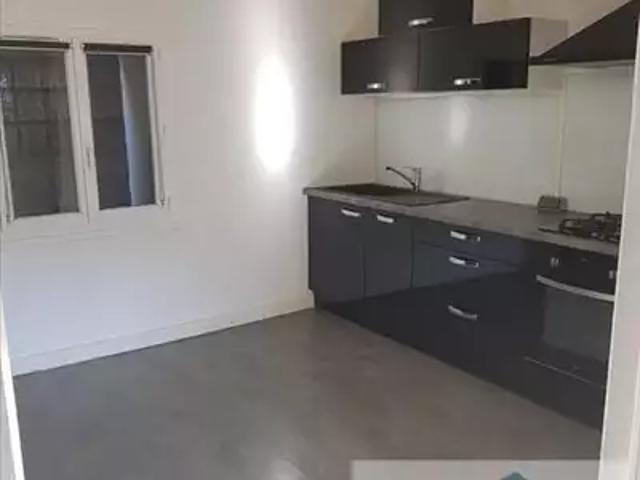 Peypin 13124 Location appartement 3 pièces t3 au dernier étage