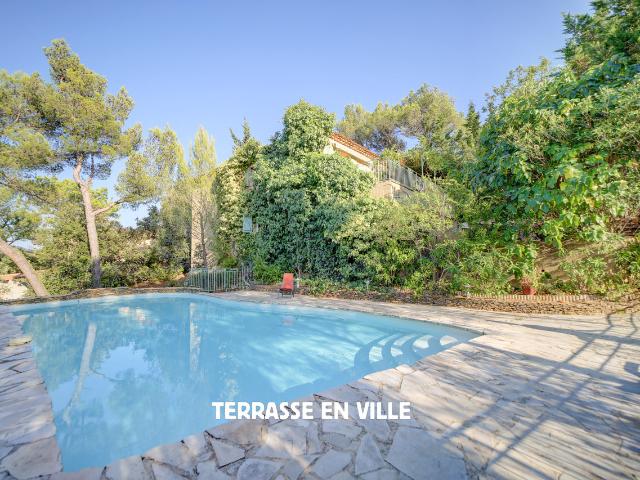 PEYPIN VILLA T6 160 m2 TERRAIN 2000 m2 PISCINE GARAGE 599 000 €
