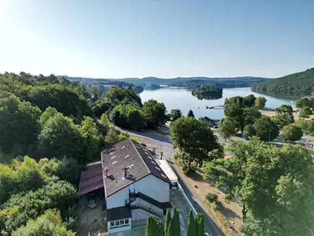 Peyrat le Château 87470 Achat / Vente maison 17 pièces t17 jardin terrasse