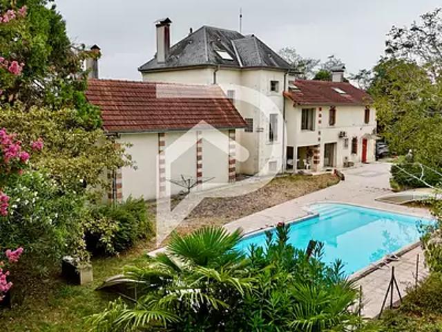 Peyrehorade 40300 Achat / Vente maison 10 pièces t10 piscine terrasse