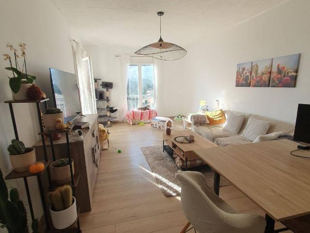PÉZENAS – DUPLEX 110 m² – 4 CHAMBRES – TERRASSE – PARKING