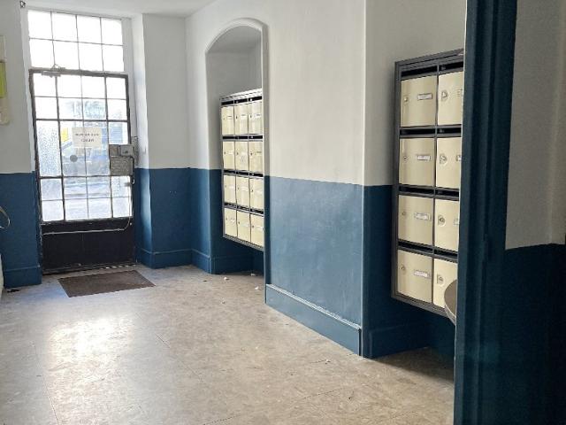 Pézenas – Studio meublé avec bail en cours, idéal investisseur !