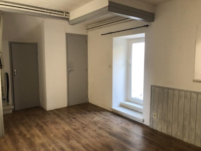 PEZENS MAISON DE VILLAGE T2BIS DOUBLE TERRASSE
