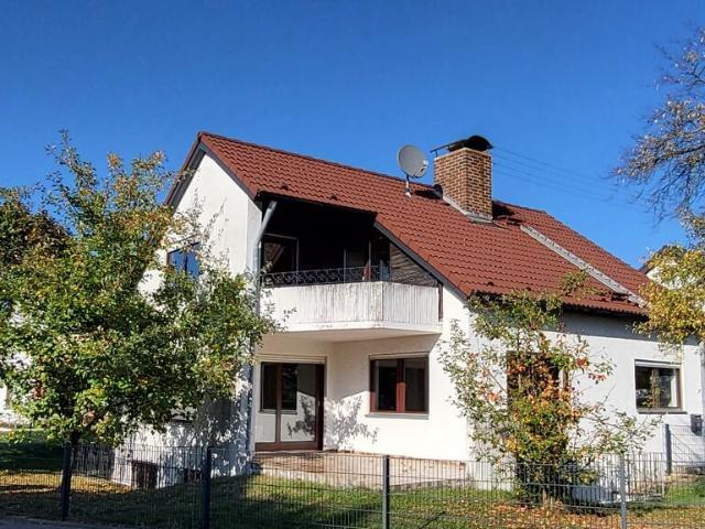 Pfaffenhofen, EFH mit ELW, ca. 159 m² Wfl 410 m² Eckgrundstück, Garage, super Lage