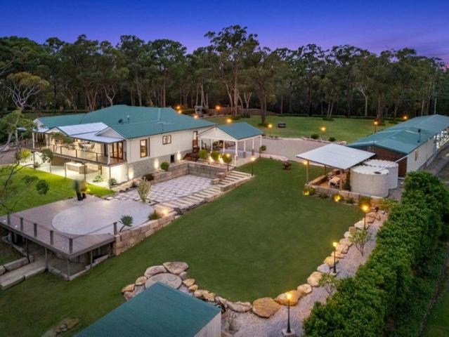 pFamily acreage lifestyle with breathtaking views./p