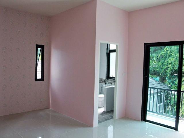 Ph0139 ขายทาวน์เฮ้าส์โมเดิร์น 3 ชั้น ใหม่ม๊าก เส้นทุ่งโฮเต็ล 3 นอน 4 น้ำ 17.4 ตรว. ราคา 3 ลบ