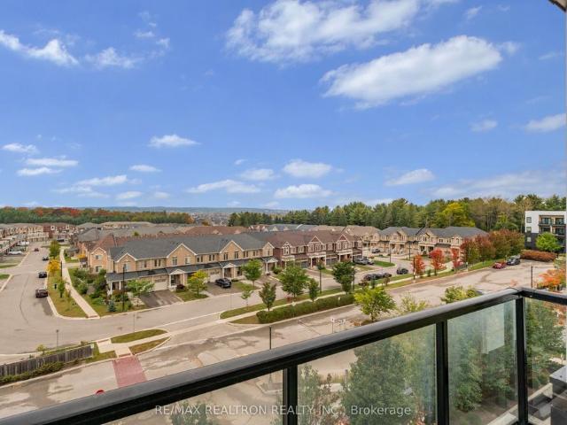 PH 446 555 William Graham Drive W, Aurora