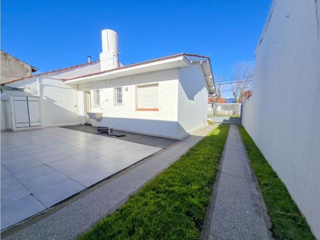 PH 3 amb. patio + Deposito 80m2 AP. PROFESIONAL Roca e Italia