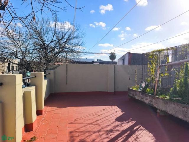 PH TIPO CASA EN ALQUILER DE 4 AMBIENTES EN BARRACAS