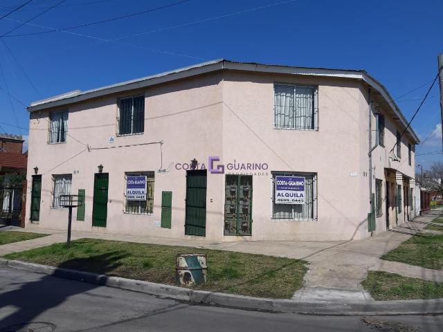 PH de 2 ambientes planta baja al frente con patio