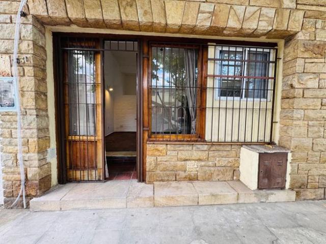 PH EN ALQUILER – PLANTA BAJA AL FRENTE – VICTORIA