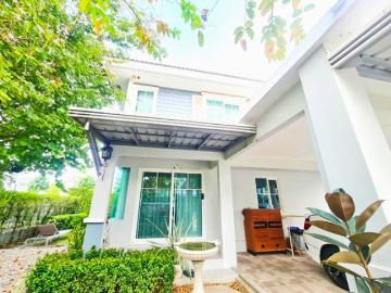 แพรกษา ศรีนครินทร์ สุขุมวิท บางนา รร.นานาชาติคริสเตียน 2.7 กม. หลังมุม ตกแต่งพร้อมเฟอร์ฯ ร่มรื่น วิวสวน บ้านเดี่ยว 2 ชั้น