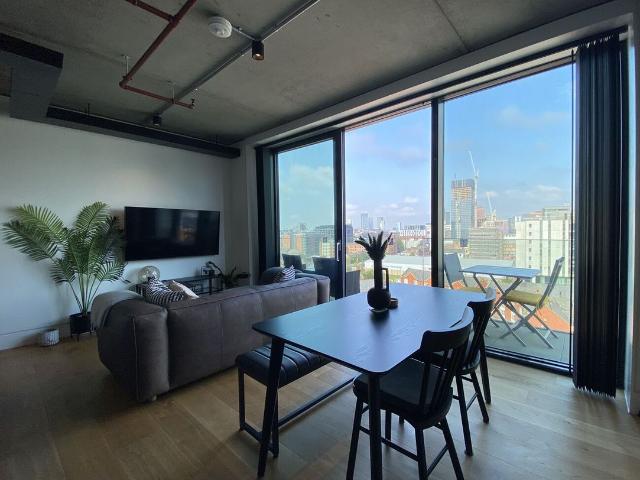 Phoenix Building, 72 Chapeltown Street, Manchester M1, 1 bed flat to rent, £1,250 pcm | PrimeLocation
