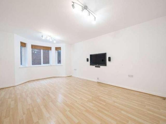 Phoenix Court, Dukes Avenue, New Malden, KT3