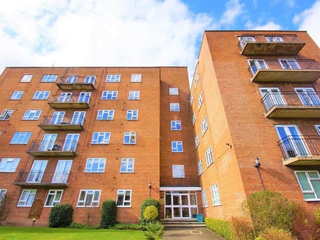 Phoenix Court, West Drive, Birmingham B5, 1 bed flat to rent, £825 pcm | PrimeLocation