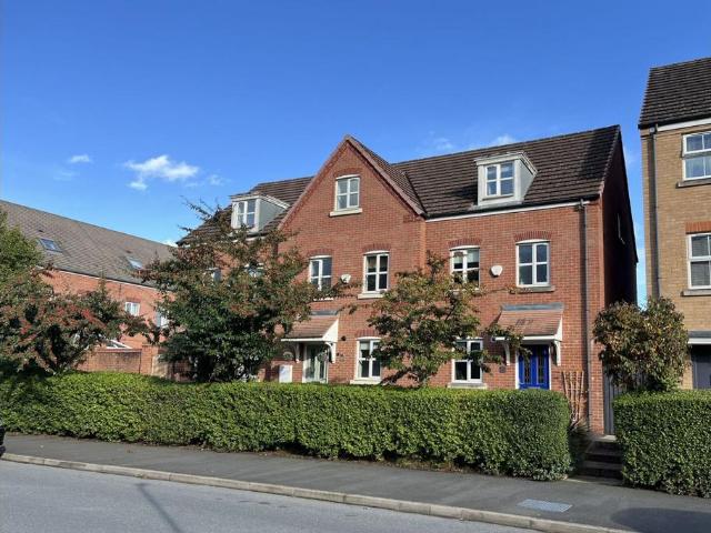 Phoenix Drive, Wrexham, LL11 3 bed terraced house to rent £1,200 pcm £277 pw