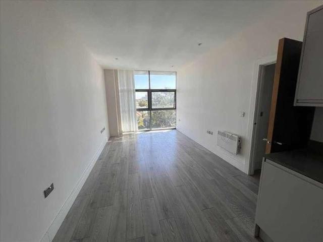 Phoenix House, Farnham Road, Slough, SL1