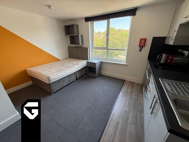 Phoenix Place, Fishponds, BS16 B 1 bed detached house to rent £900 pcm £208 pw