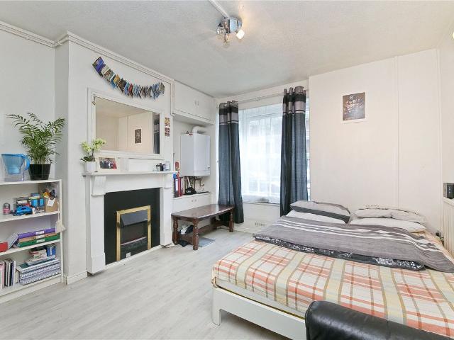 Phoenix Road, Euston NW1, 2 bed flat to rent, £2,650 pcm | PrimeLocation