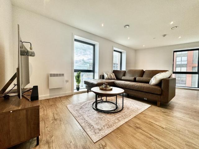Phoenix, Saxton Lane, Leeds, LS9 1 bed apartment to rent £1,050 pcm £242 pw
