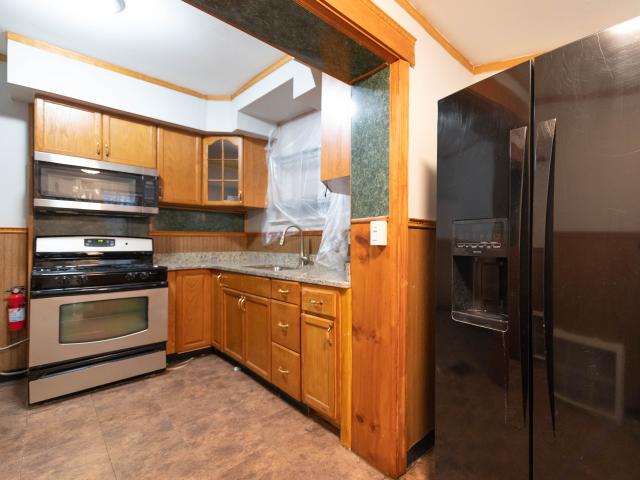PHA Welcomed! Spacious Home with Private Backyard
