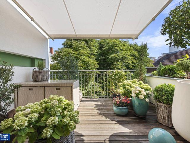 Phantastische, ruhige Dachterrassenwohnung großzügig geschnitten. Ideal für Paare und Singles