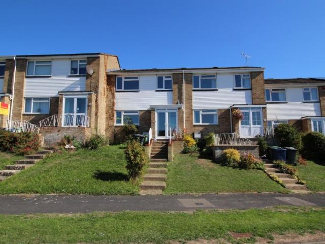 Pheasant Drive, High Wycombe, HP13 3 bed terraced house to rent £1,695 pcm £391 pw