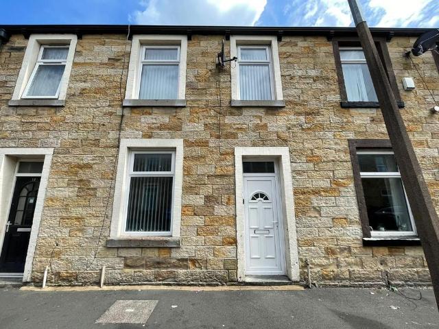 Pheasantford Street, Burnley BB10 3 bed terraced house to rent £595 pcm £137 pw