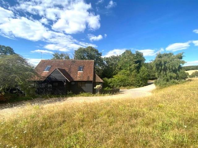 Pheasants Hill RG9 3 bed house to rent £2,300 pcm £531 pw