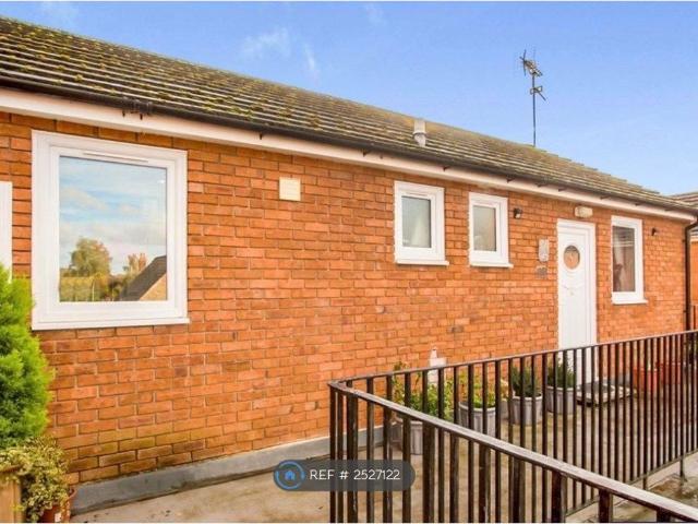 Phelps Parade, Calne SN11, 2 bed maisonette to rent, £950 pcm | PrimeLocation