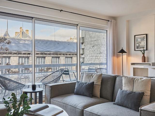Pheme 3 bedrooms and balcony in Pasteur, Paris Amsterdam Apartments for Rent