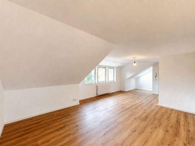 PHI AACHEN Einziehen und wohlfühlen: Modernisiertes Dachgeschoss Apartment in Eschweiler!