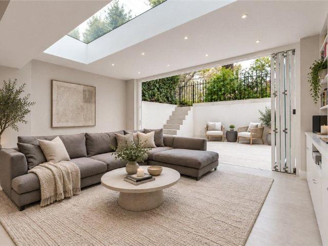Philbeach Gardens, Earls Court. 2 bed apartment to rent £5,000 pcm £1,154 pw