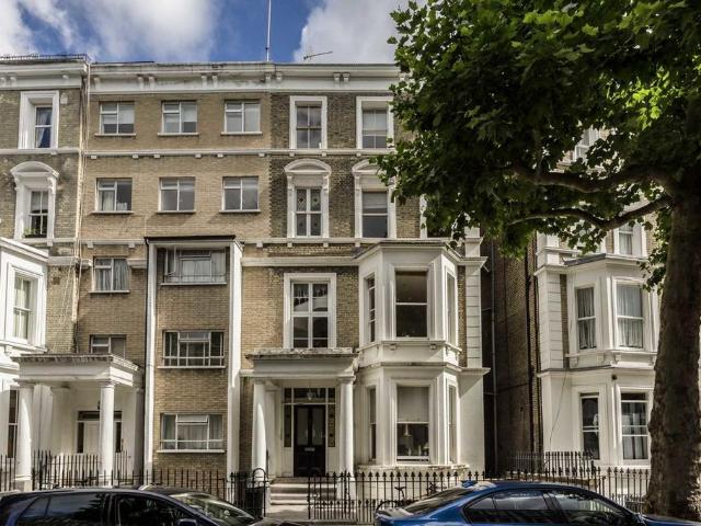 Philbeach Gardens, London SW5 3 bed flat to rent £4,250 pcm £981 pw