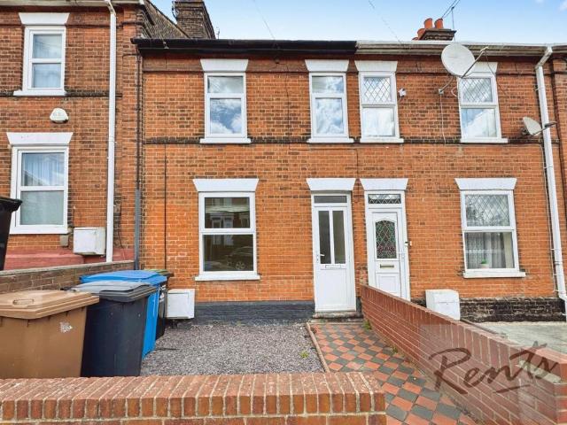 Philip Road, Ipswich IP2 3 bed terraced house to rent £1,050 pcm £242 pw