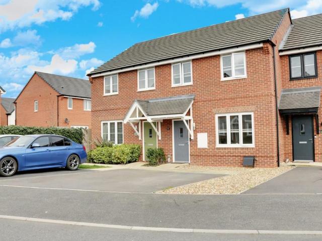 Philip Taylor Drive, Crewe CW1 3 bed terraced house to rent £1,100 pcm £254 pw