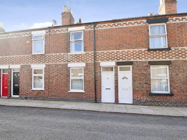 Phillip Street, Chester CH2 2 bed terraced house to rent £1,250 pcm £288 pw