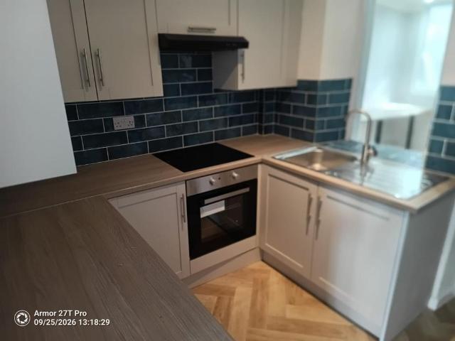 Phillip Street, Pontypridd, CF37 2 bed terraced house to rent £800 pcm £185 pw