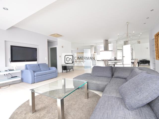Piękny apartament w ścisłym centrum z windą