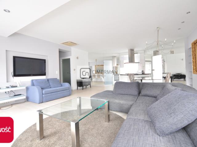 Piękny apartament w ścisłym centrum z windą
