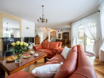 Piękny dom bliźniak 250 m2 z ogrodem i tarasami