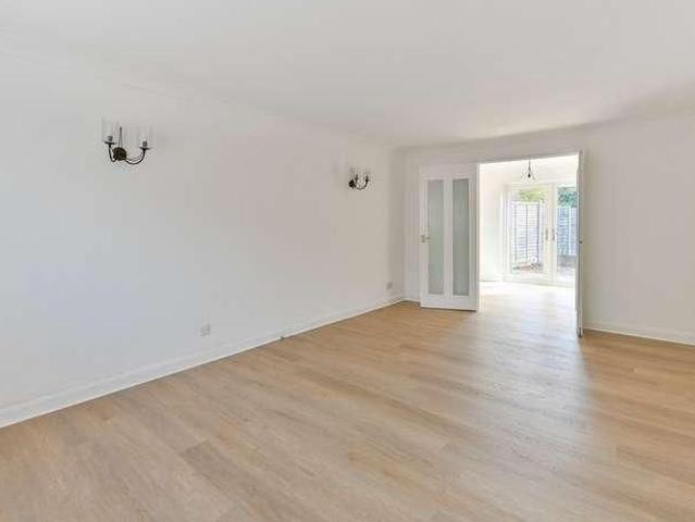 Pimento Drive, Earley, Reading, RG6