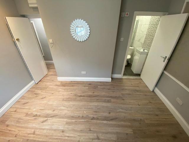 Pimlico Zone 1 Newly Refurbished for 1 Person Only