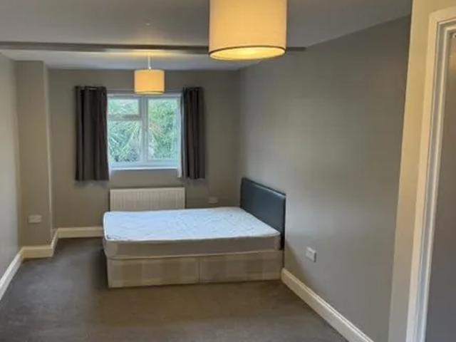 Pintail Road, London, IG8 7DX, United Kingdom | Room for rent #137469110 | Rentberry